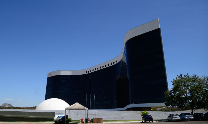 TSE cria conselho para combater fake news e uso de IA nas elei&ccedil;&otilde;es