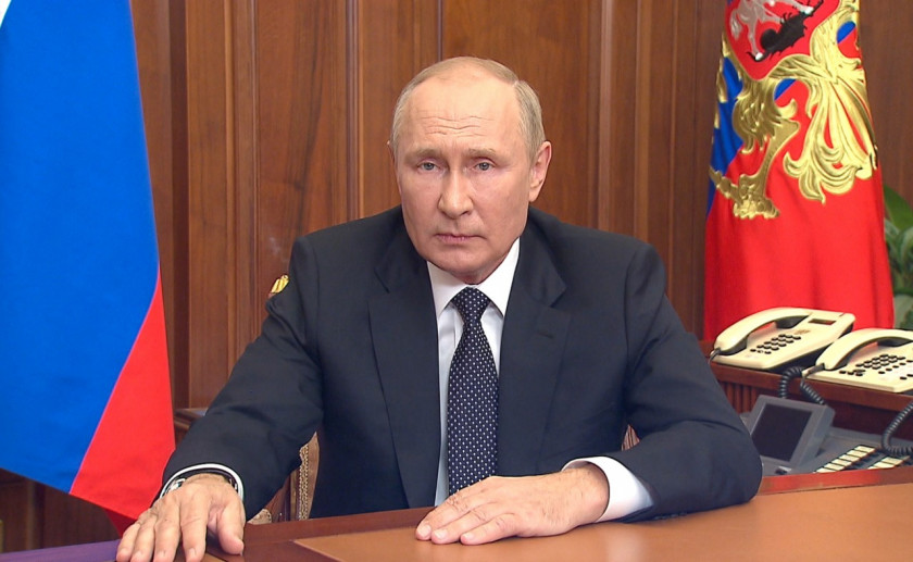 Putin acena &agrave; Europa, nega planos de ataque, mas avisa que R&uacute;ssia responder&aacute; a hostilidades