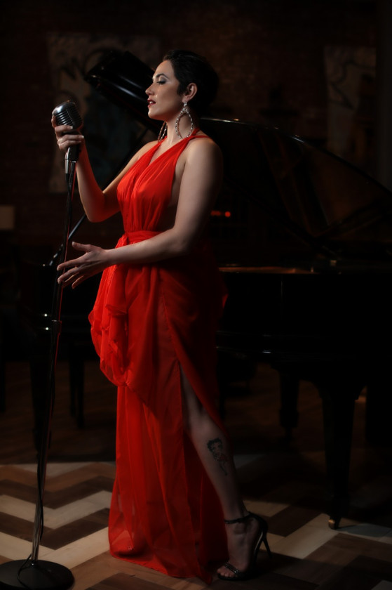Liz Rosa celebra obra de Djavan no Blue Note