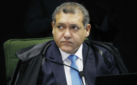 TSE manda recolher jornal sindical contra Fl&aacute;vio Bolsonaro