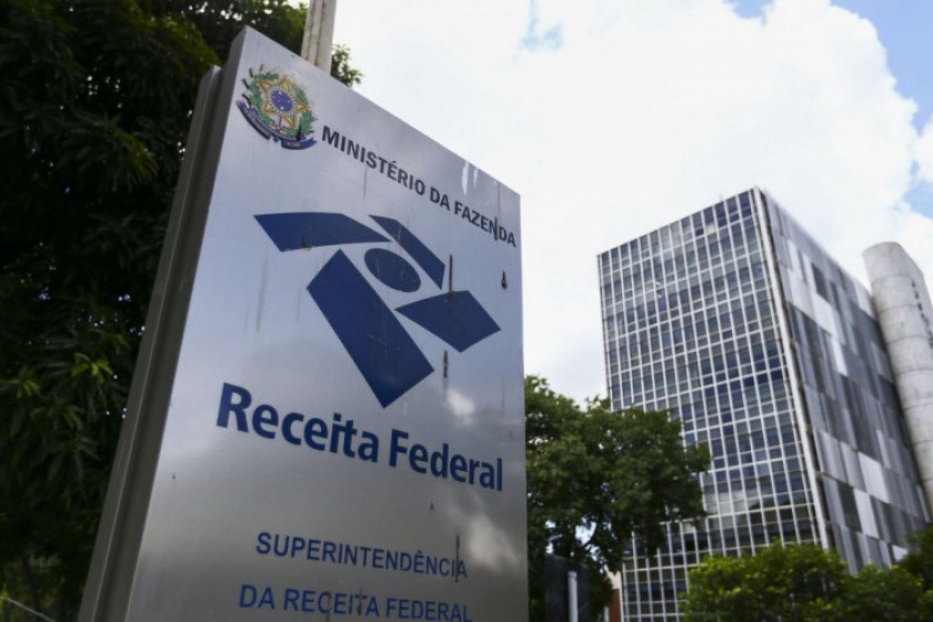 Receita Federal cobra R$ 238 milh&otilde;es de 777 contribuintes em atraso com o IRPF