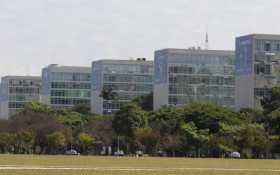 N&uacute;mero de servidores p&uacute;blicos federais poder&aacute; ultrapassar 1 milh&atilde;o ap&oacute;s aprova&ccedil;&atilde;o de projeto no Senado