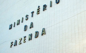 CORREIO ECON&Ocirc;MICO | Minist&eacute;rio da Fazenda reduz para 2,3% estimativa do PIB
