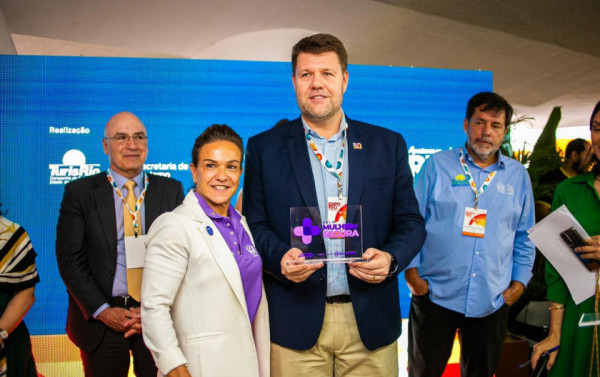 Macaque in the trees