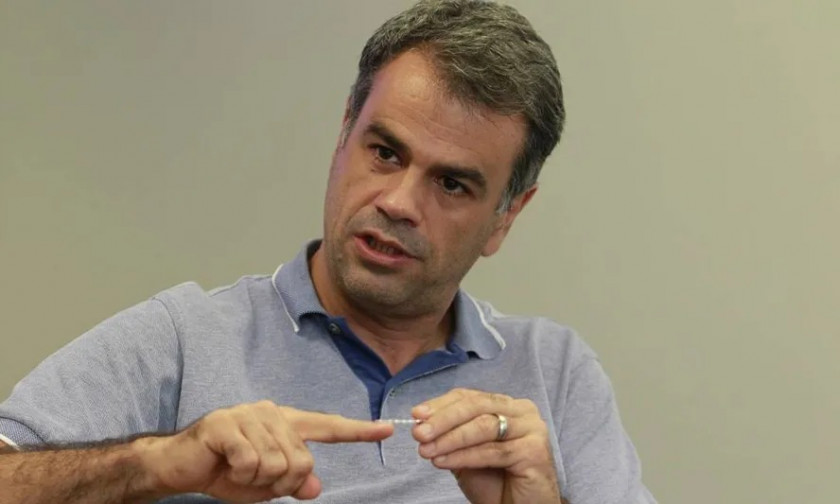 Coluna Magnavita | A depress&atilde;o de Rog&eacute;rio Lisboa depois de relatar o cavalo selado amarrado na sua porta