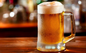 CORREIO ECON&Ocirc;MICO | Com bebidas para drinks mais caras, chopp 'salva' o Carnaval