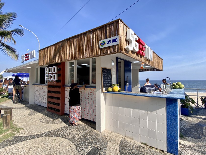 RIO ECO PRAIA: o primeiro quiosque 100% sustent&aacute;vel