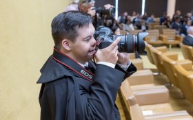 Inclusão no Supremo: Bruno Moura, fotógrafo do STF, com Síndrome de Down no plenário