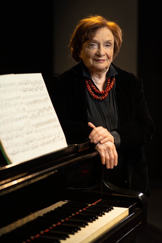 Clara Sverner em concerto de anivers&aacute;rio na Cec&iacute;lia Meireles