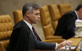 Julgamento sobre descontos irregulares do INSS é suspenso