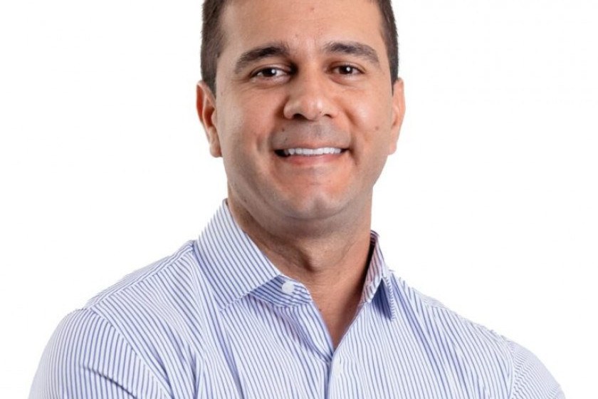 Renato Ara&uacute;jo re&uacute;ne lideran&ccedil;as da direita na Costa Verde