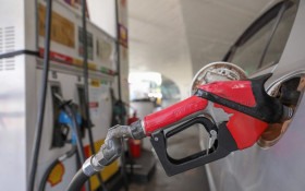 Governo prorroga subs&iacute;dio da gasolina por mais 30 dias