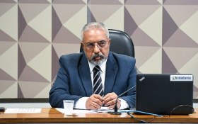 N&atilde;o h&aacute; mais raz&atilde;o para manter escala 6x1 e jornada de 44h, diz Paulo Paim