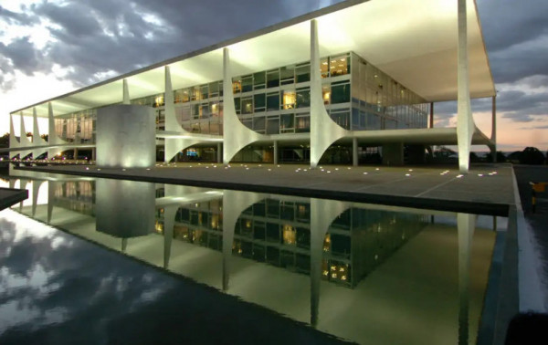 Governo federal projeta receita recorde de R$ 3,24 trilh&otilde;es em 2026