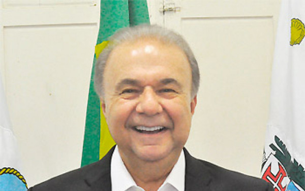 Fam&iacute;lia Jord&atilde;o v&ecirc; patrim&ocirc;nio pol&iacute;tico ruir em Angra dos Reis