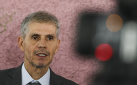 Sid&ocirc;nio &eacute; pressionado a ir para a campanha com PT de olho na Secom