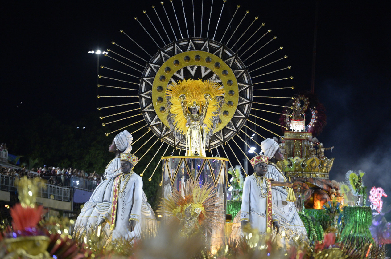 Macaque in the trees