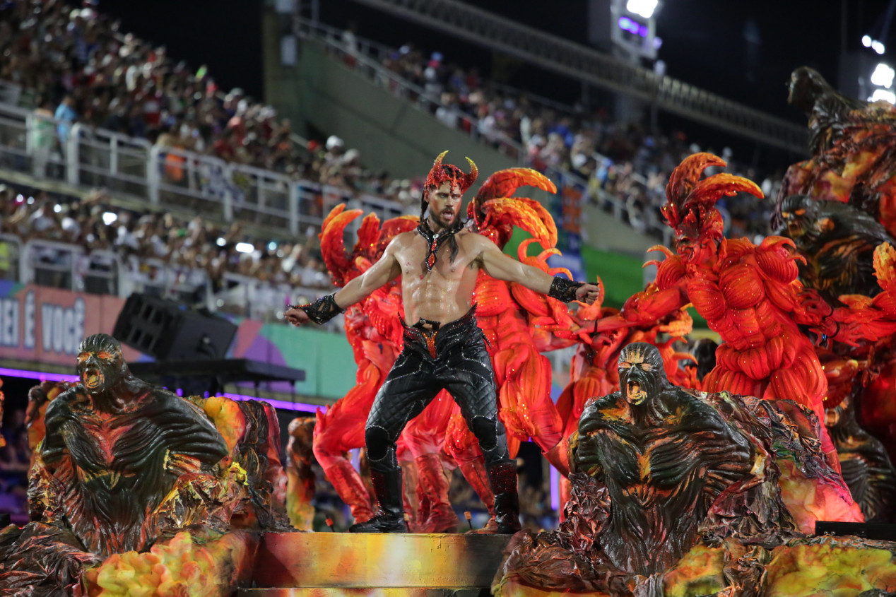 Macaque in the trees
