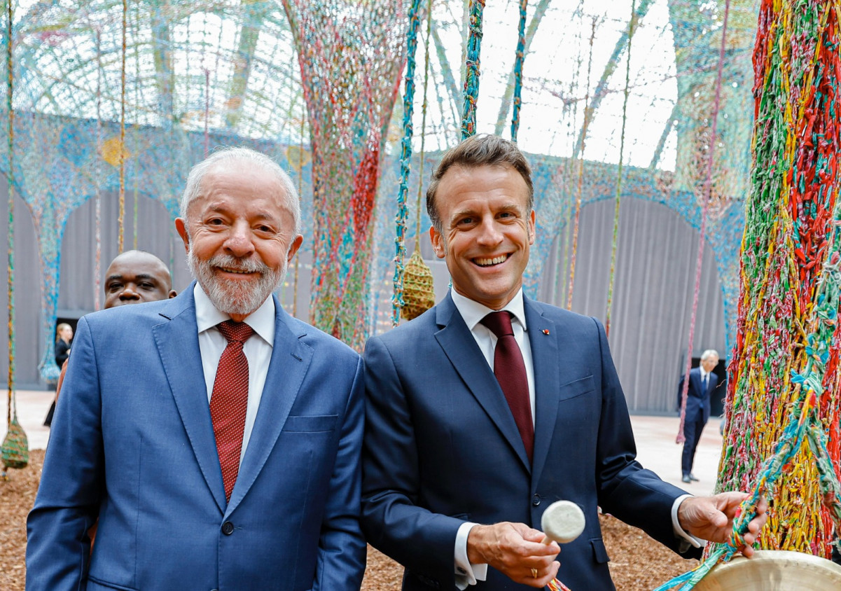 Macron, Zelenski e outros l&iacute;deres parabenizam Lula