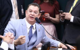 CORREIO BASTIDORES | RJ: PL, Uni&atilde;o e PP amea&ccedil;am parar Congresso por defini&ccedil;&atilde;o