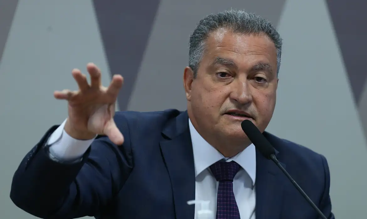 Coluna Magnavita | Prote&ccedil;&atilde;o M&aacute;xima: fechando o 'corpo' de Rui Costa