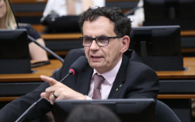 CORREIO BASTIDORES | Para deputado petista, desfile sobre Lula deixou 'passivo'