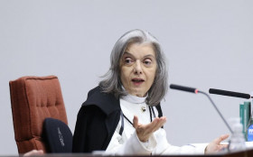 Contra IA, TSE inverte prova