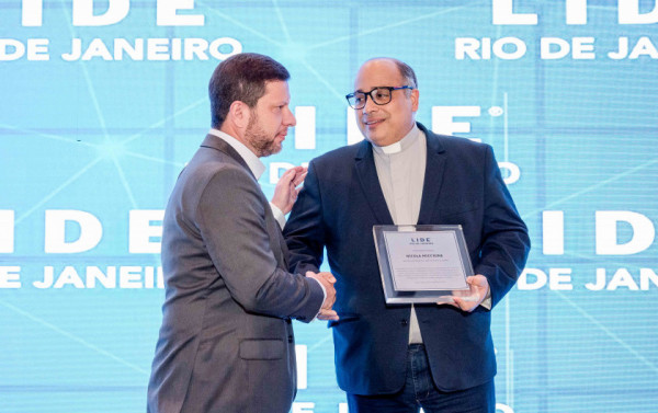 Macaque in the trees