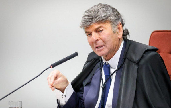 Fux critica atua&ccedil;&atilde;o da PF e defende decis&atilde;o de Mendon&ccedil;a