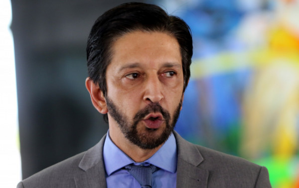 Nunes cita fim de programa municipal de Wi‑Fi em SP