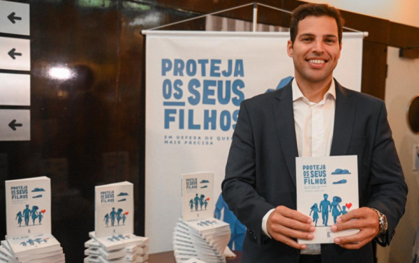 Macaque in the trees