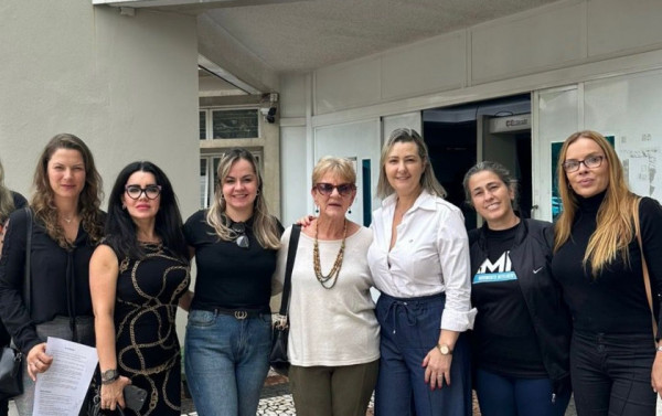 Protetoras que denunciaram o caso ao MP compareceram à audiência na Cidade Judiciária Macaque in the trees