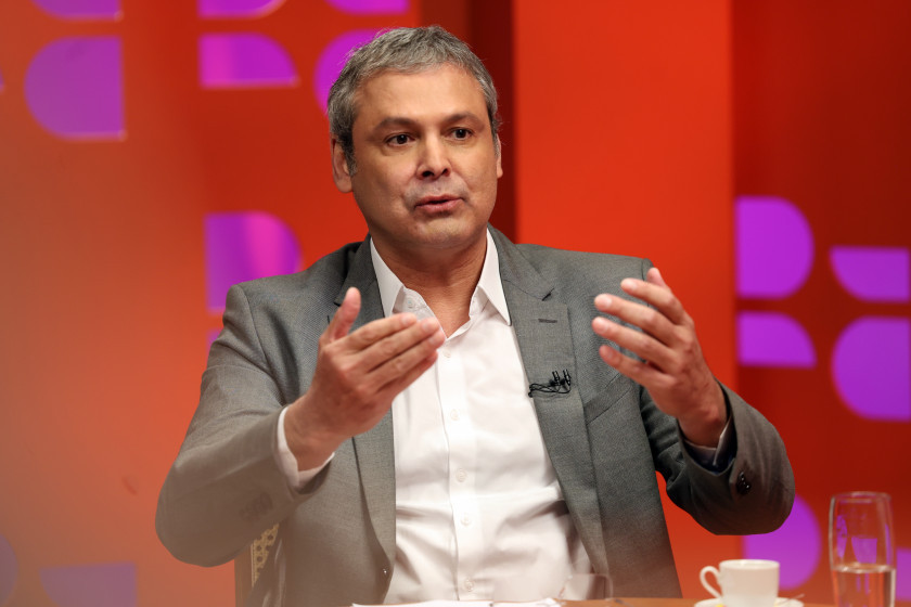 Coluna Magnavita | Vetor Arrow: Lindbergh Farias na ponta para a C&acirc;mara dos Deputados