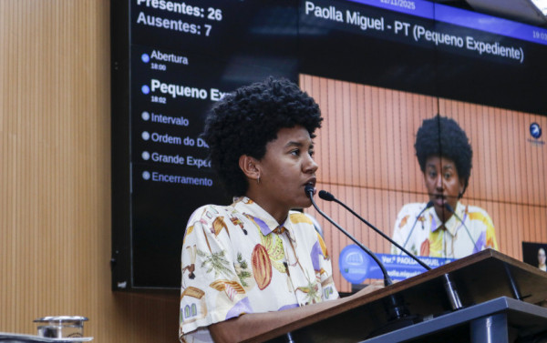 Paolla Miguel (PT-SP) na 70ª Reunião Ordinária da Câmara Macaque in the trees