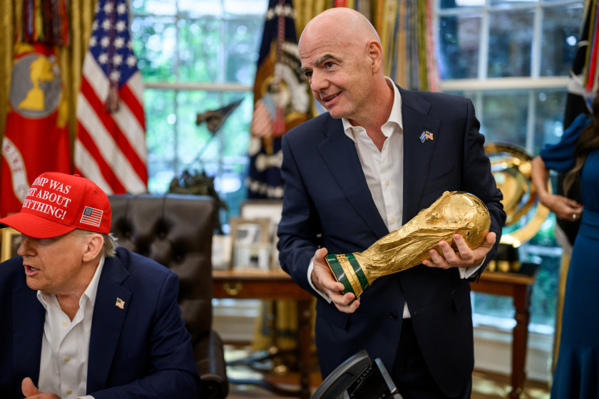 Trump assume interfer&ecirc;ncia na Copa do Mundo