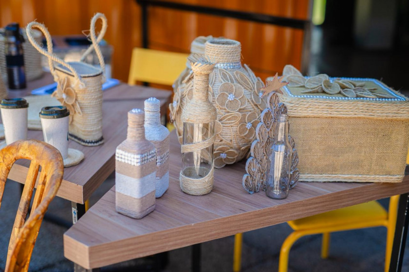 Artesanato feito com produtos reciclados Macaque in the trees