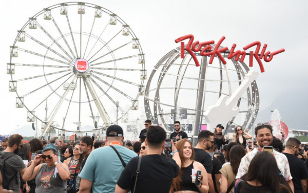Macaque in the trees