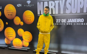 Em São Paulo, Timothée Chalamet fala sobre escolher o Brasil para divulgar "Marty Supreme"