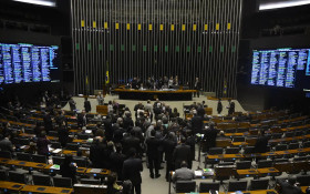 Congresso corre para aprovar matérias antes do recesso