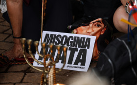 Vereadora Mariana Conti acusa governo Tarcísio de congelar verbas contra feminicídio em atos em SP e Campinas