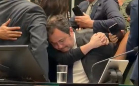 Dosimetria avança enquanto cassações viram resposta política