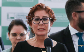 Carla Zambelli renuncia