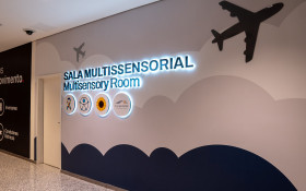 Viracopos inaugura sala multissensorial para atender passageiros neurodivergentes