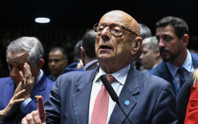 Justi&ccedil;a prende e Congresso solta