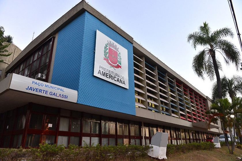 Americana aprova a exig&ecirc;ncia de ensino superiorpara secret&aacute;rios