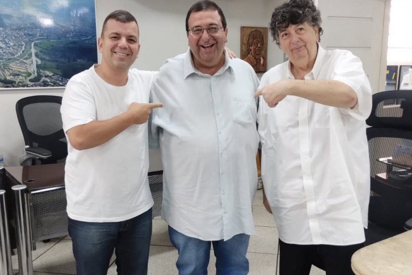 Neto ir&aacute; acompanhar apura&ccedil;&atilde;o de votos no Comercial
