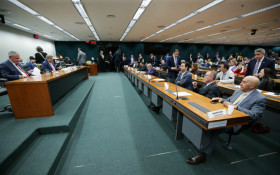 CORREIO POL&Iacute;TICO | Or&ccedil;amento, a graxa que gira a engrenagem