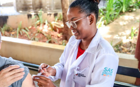 Dia D de vacina&ccedil;&atilde;o contra o sarampo na capital