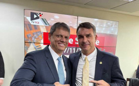 Tarc&iacute;sio chama Fl&aacute;vio Bolsonaro de "pr&oacute;ximo presidente"