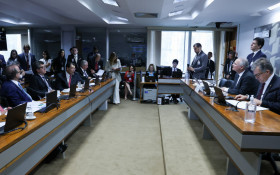 CORREIO POL&Iacute;TICO | Master: haver&aacute; luz sobre "deliberada cegueira"?